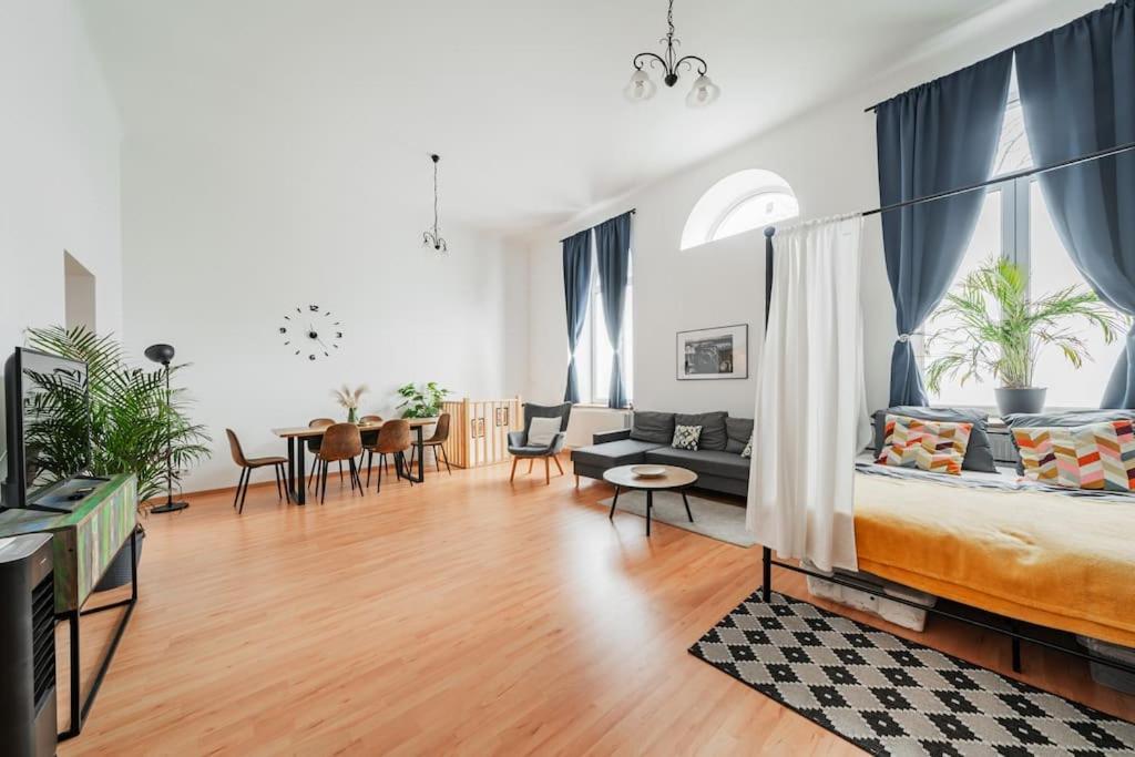 117 M² Near Nussdorferstrasse Apartment Виена Екстериор снимка